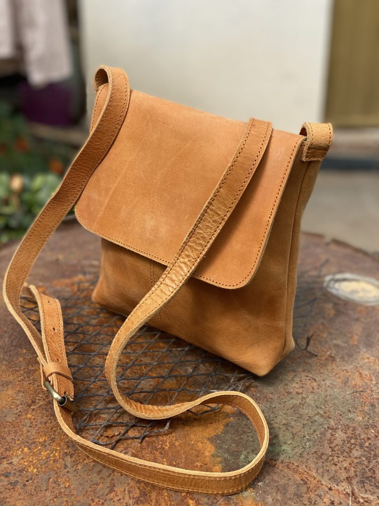 An image of crossbody bag